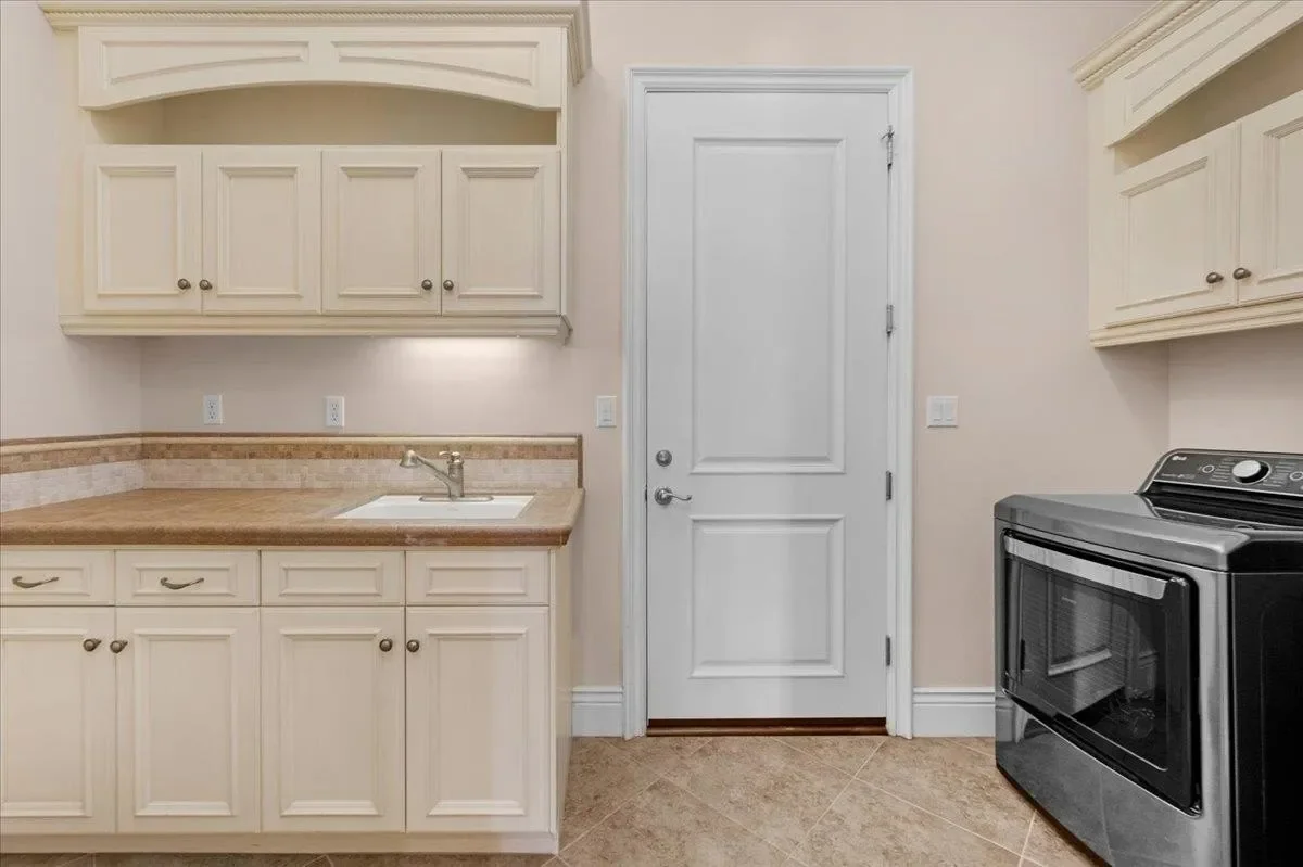11350 Glencastle Way N, Fresno, CA 93730, Fresno, California, United States. - Photo 51