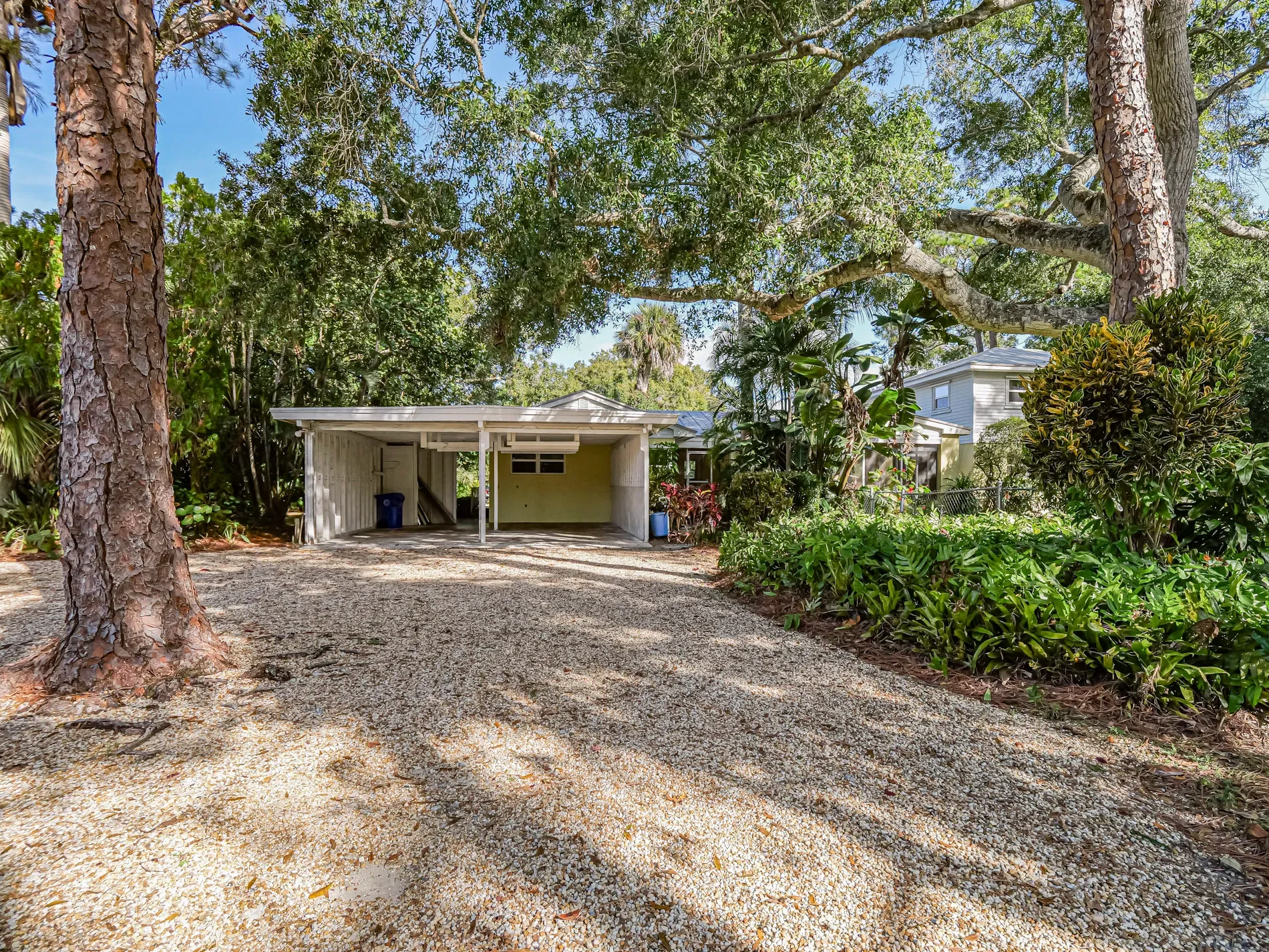 975 25th Street , Vero Beach, FL 32960, Vero Beach, Florida, United States. - Photo 33