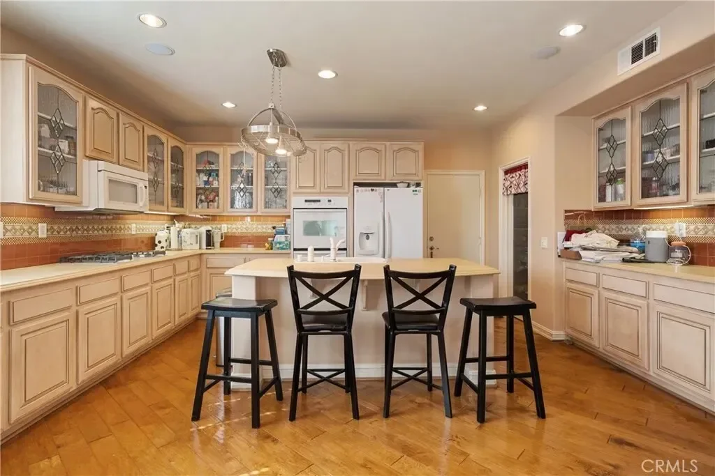 6800 Knightsbridge Court, Jurupa Valley, California, United States. - Photo 9