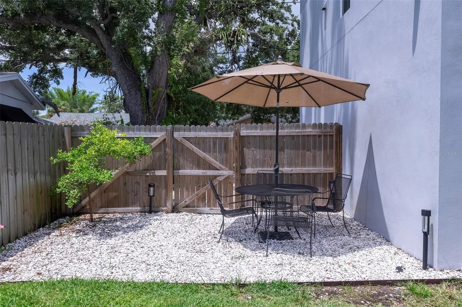 Exterior photo 10