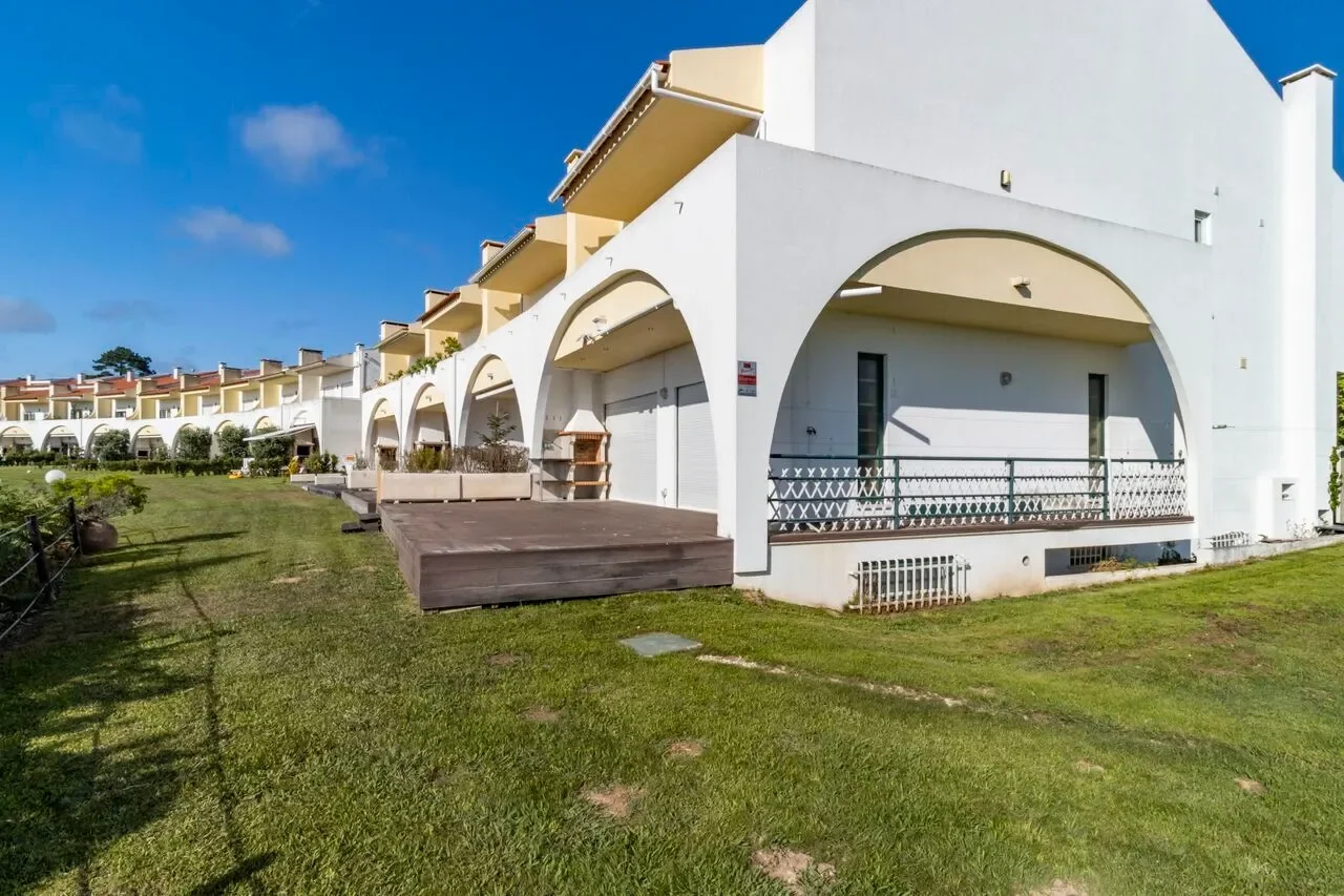 Exterior photo 12