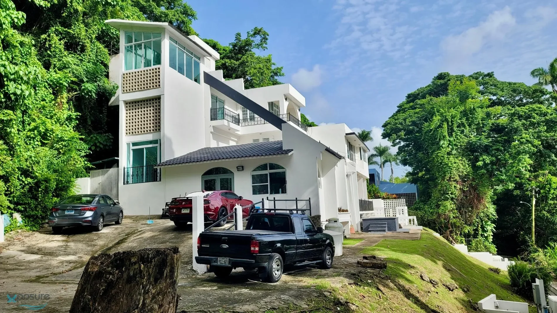 Exterior photo 2