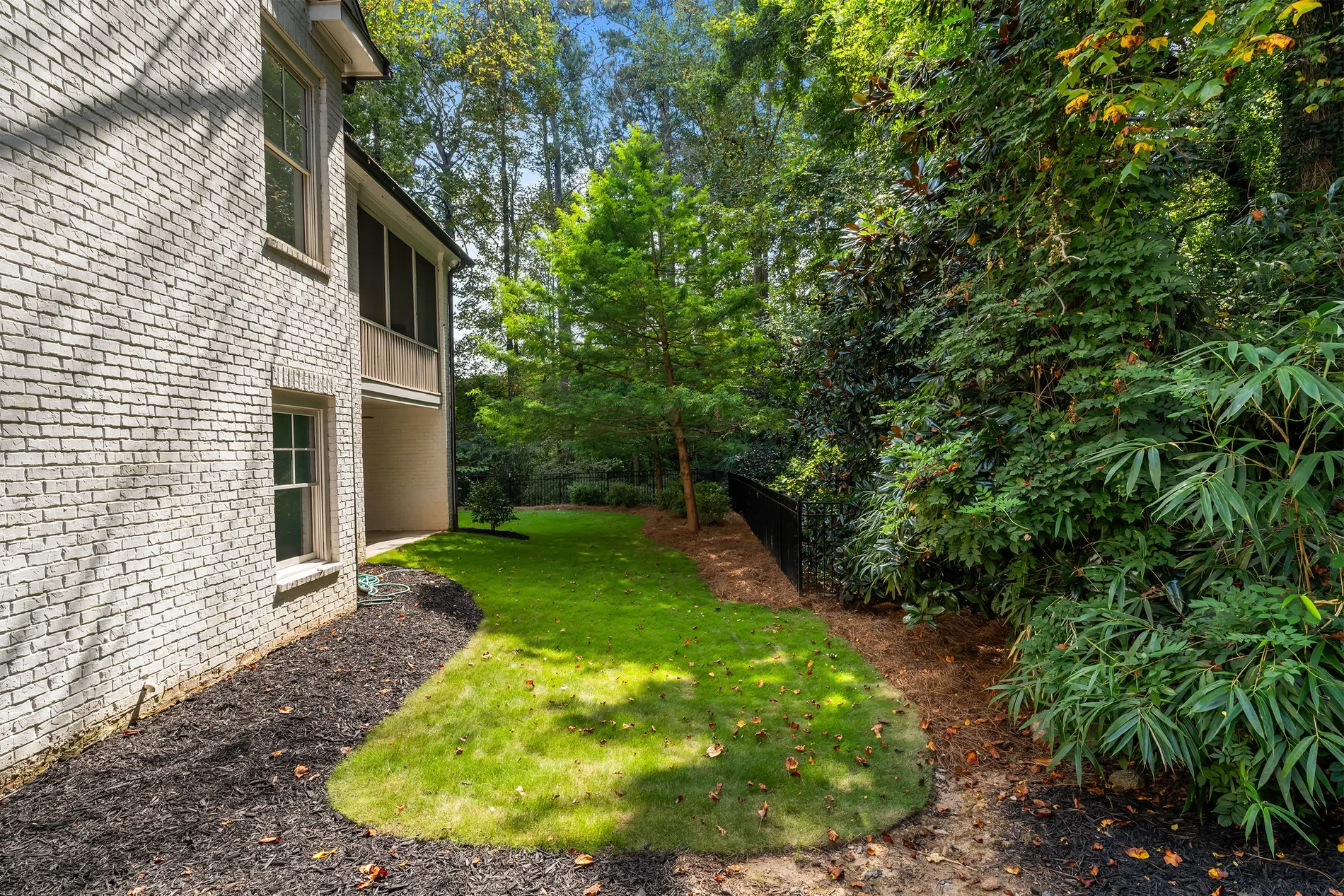 Exterior photo 5