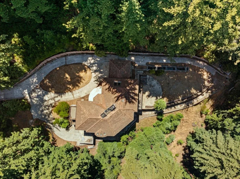 1 Reids Roost Road, Emerald Hills, California, United States. - Photo 14