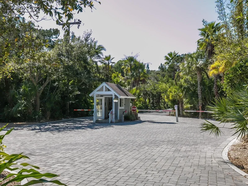 8250 SANDERLING ROAD, Siesta Key, Florida, United States. - Photo 57
