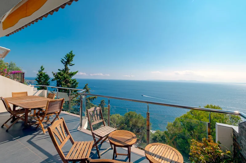 Exclusive House With Panoramic Sea Views In Puig Rom Tourist Licence