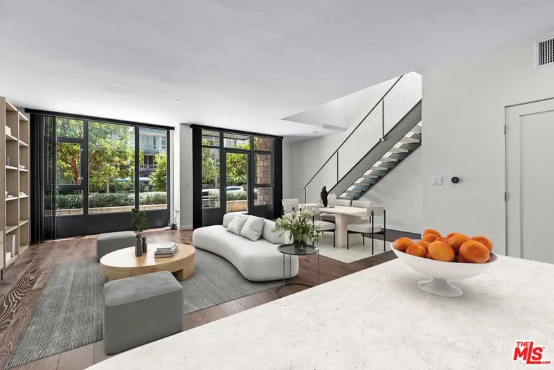 13045 Pacific 120, South Gate, California, United States. - Photo 16