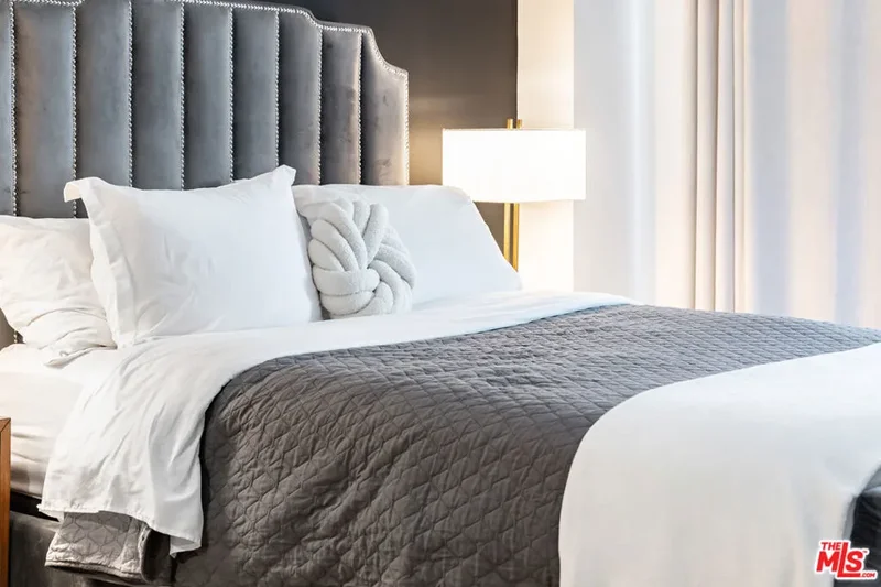 7250 Franklin Avenue 512, Los Angeles, California, United States. - Photo 16