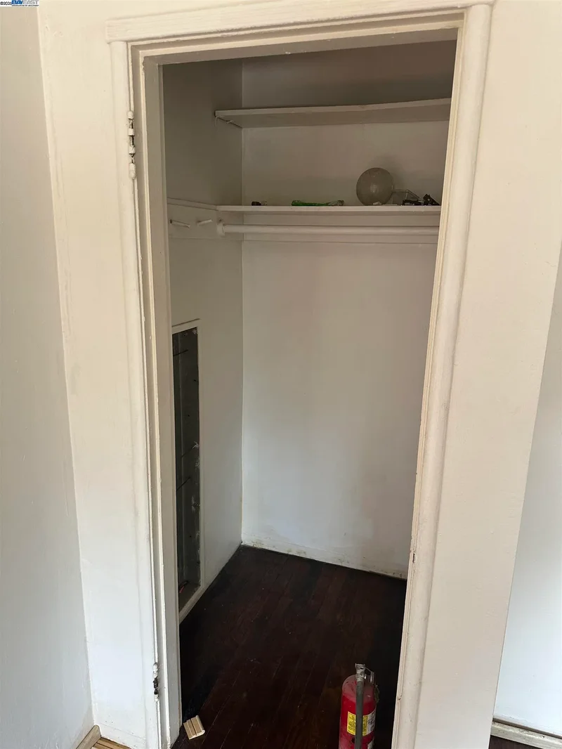 5651 Telegraph, Oakland, California, United States. - Photo 13