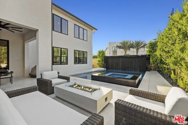 20211 W Liverpool Way, Los Angeles, California, United States. - Photo 46
