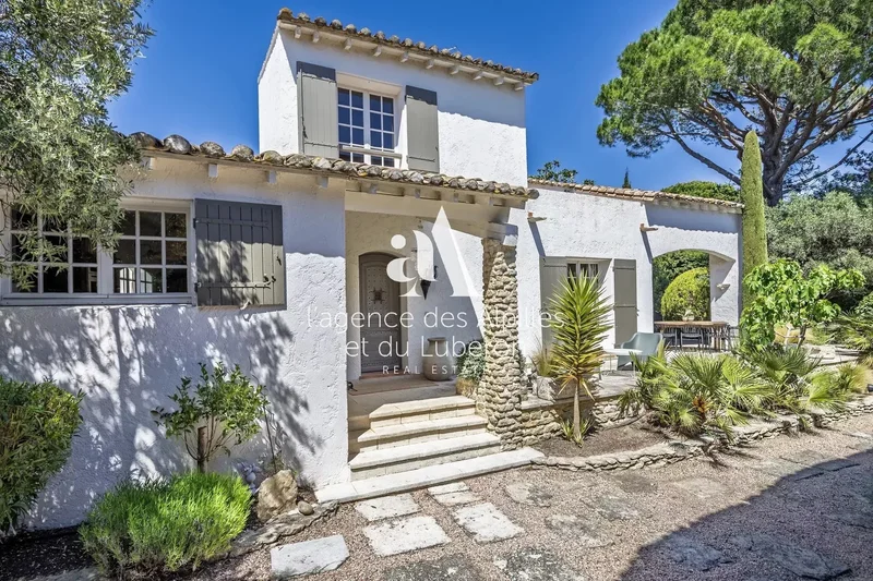 PARADOU - WALKING DISTANCE TO THE VILLAGE