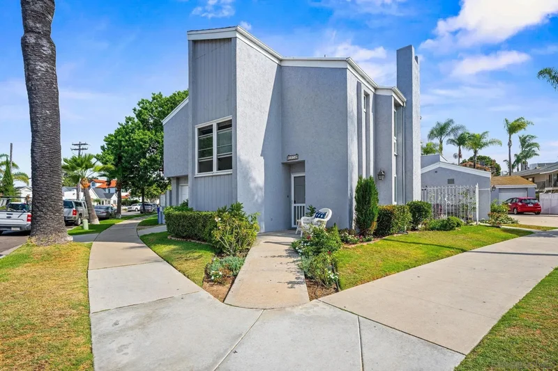1074 Isabella Avenue, Coronado, California, United States. - Photo 10