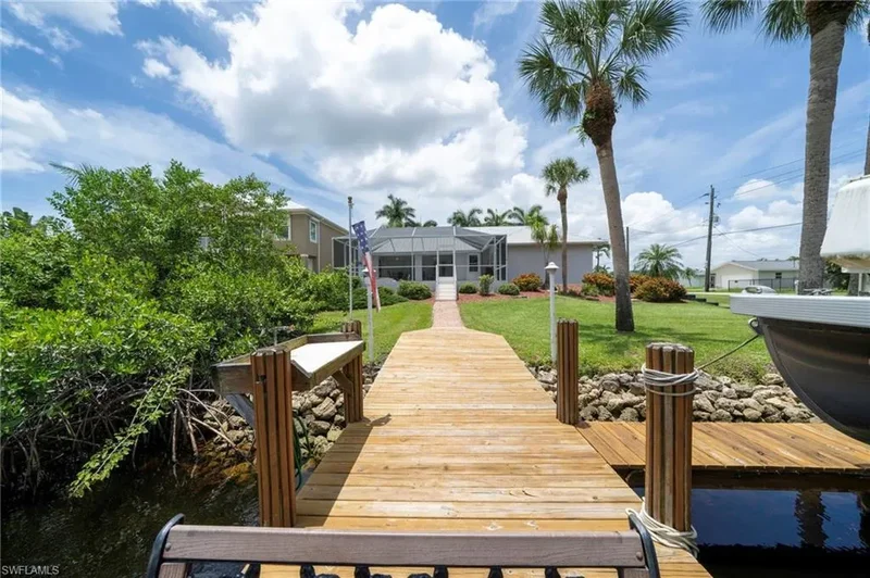 6075 Island Park CT, Fort Myers, Florida, United States. - Photo 2