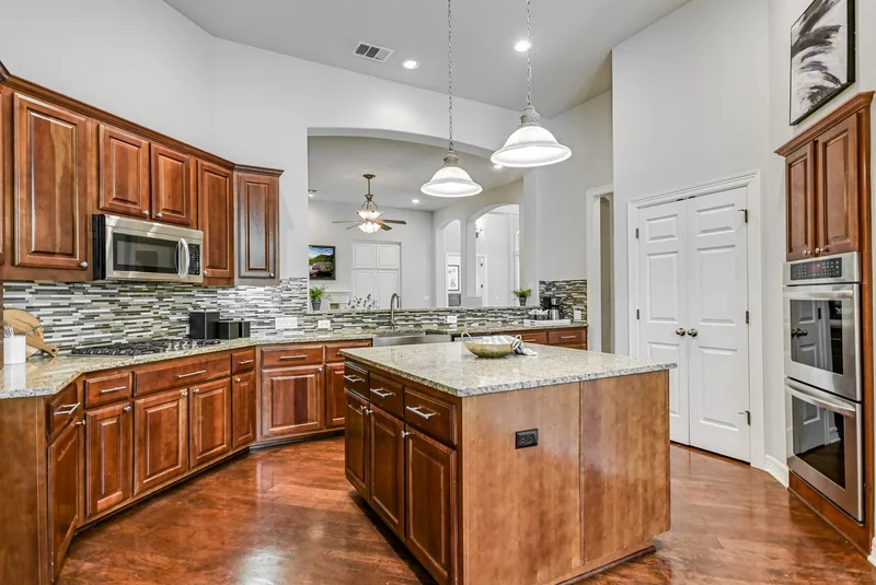 2012 Val Verde , Austin, TX 78732, Austin, Texas, United States. - Photo 18