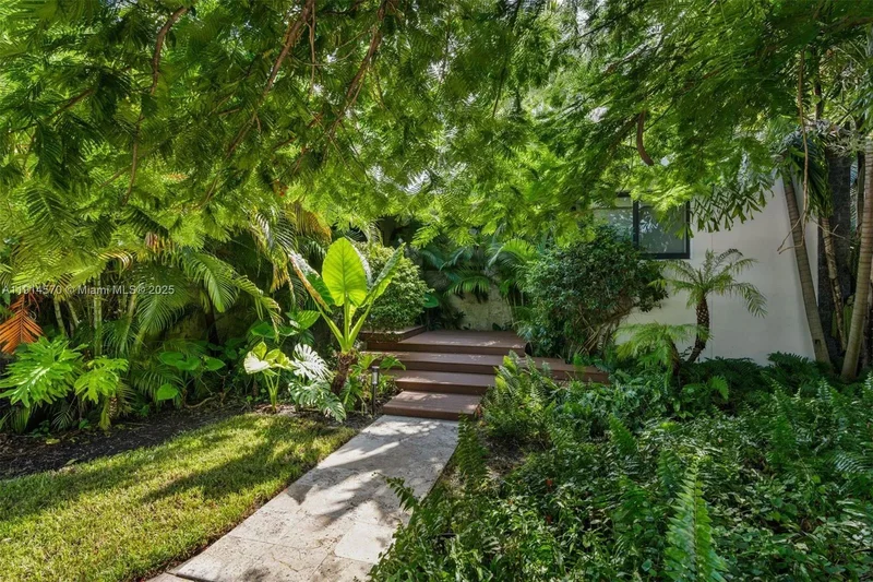 2815 Regatta Ave, Miami Beach, Florida, United States. - Photo 27