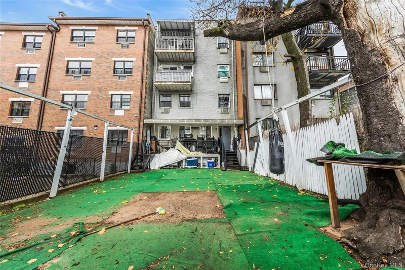 102-18 Radcliff Avenue, New York, New York, United States. - Photo 37