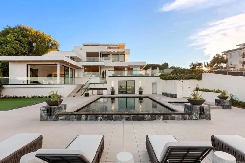 2082 Via Casa Alta, San Diego, California, United States. - Photo 24