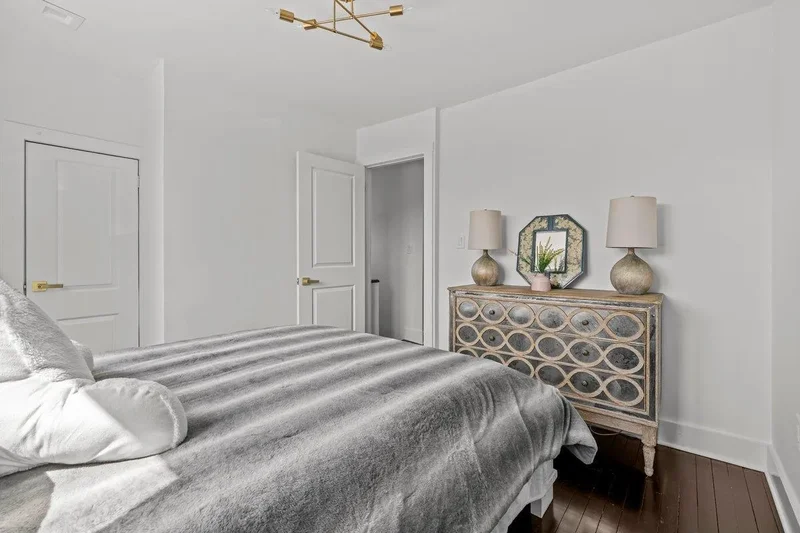 916 CLARENCE AVE, New York, New York, United States. - Photo 24