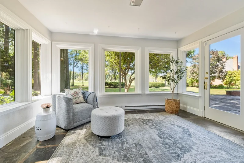 111 Bloomfield Avenue, West Hartford, CT, 06105, USA, Hartford, Connecticut, United States. - Photo 16