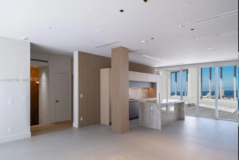 465 Brickell Ave, Miami, Florida, United States. - Photo 34