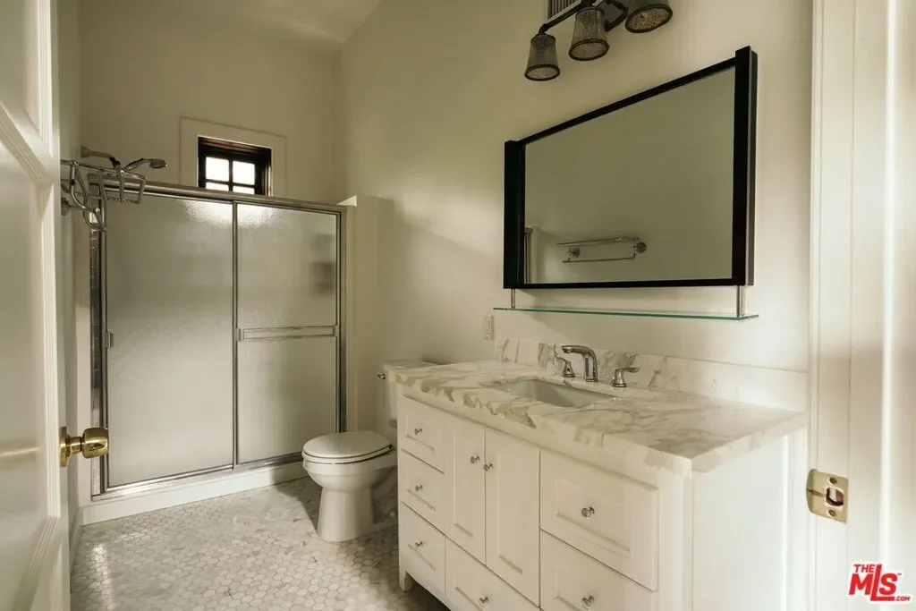 816 Hyperion Avenue, Los Angeles, California, United States. - Photo 22