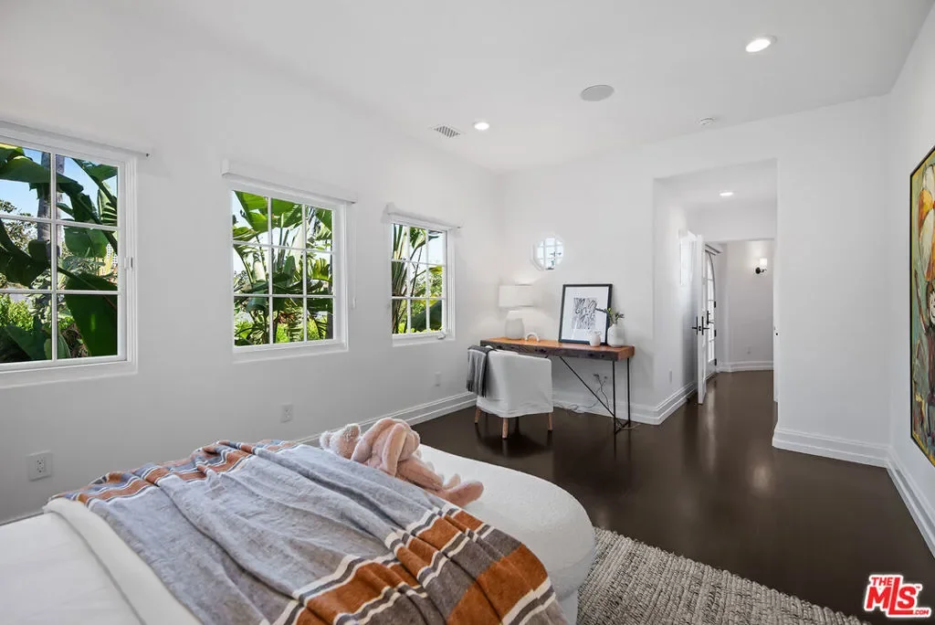 9928 Toluca Lake Avenue, Los Angeles, California, United States. - Photo 50