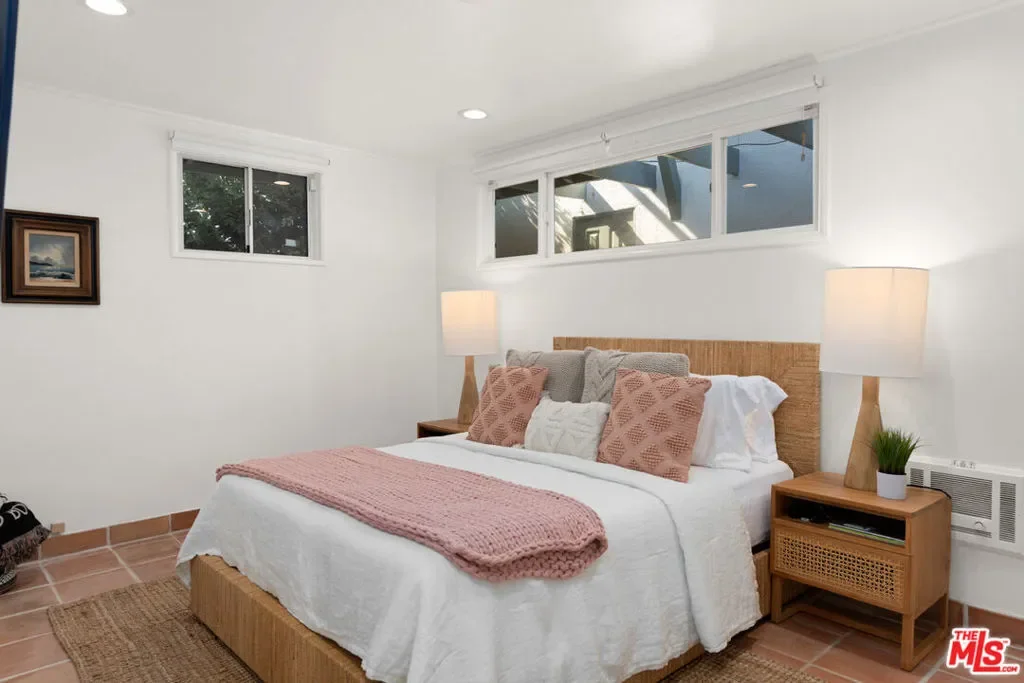 31562 Broad Beach Road, Malibu, California, United States. - Photo 3