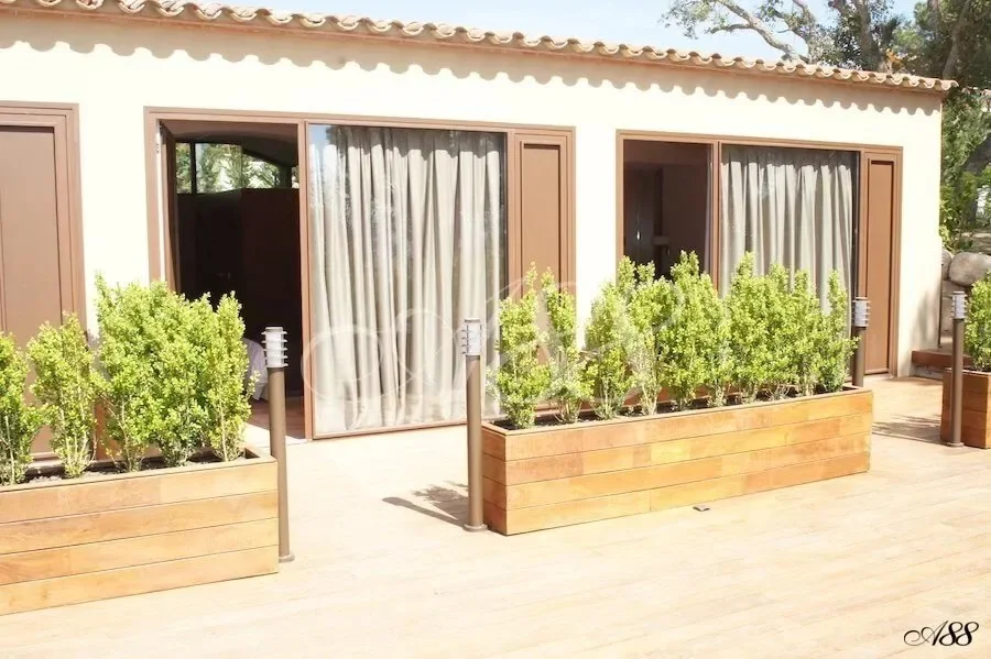 Exterior photo 3