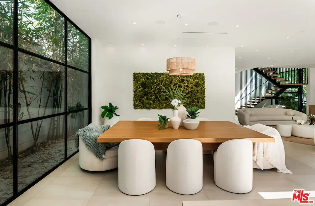 839 N Genesee Avenue, Los Angeles, California, United States. - Photo 4