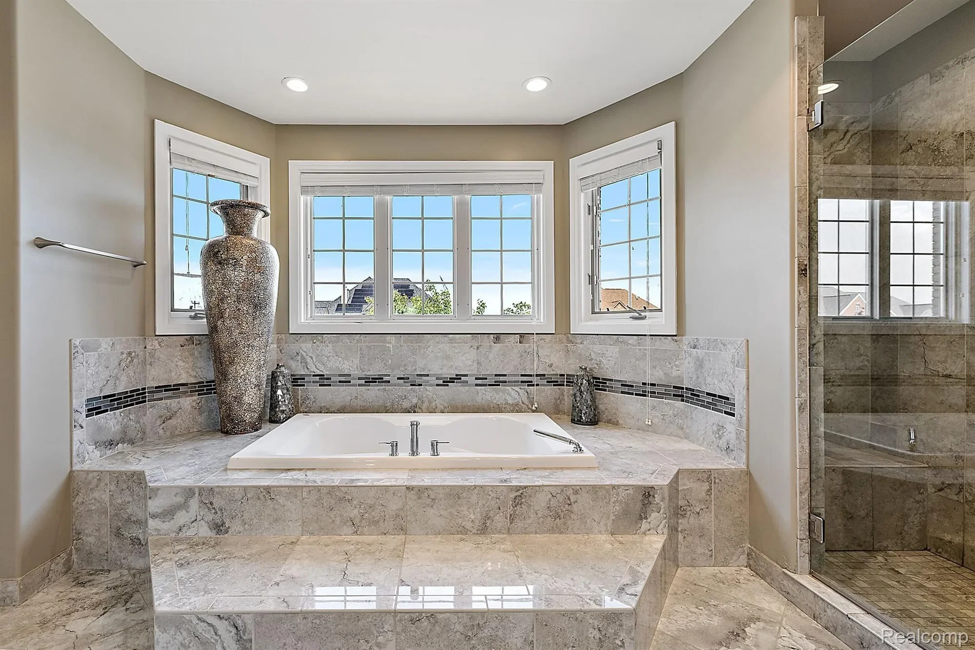 18 SAND BAR Lane, Detroit, MI 48214, Detroit, Michigan, United States. - Photo 59