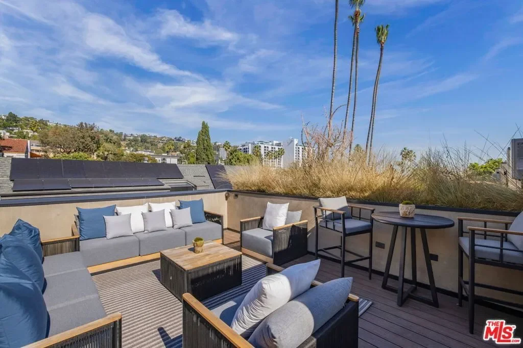 929 Hilldale, Altadena, California, United States. - Photo 23