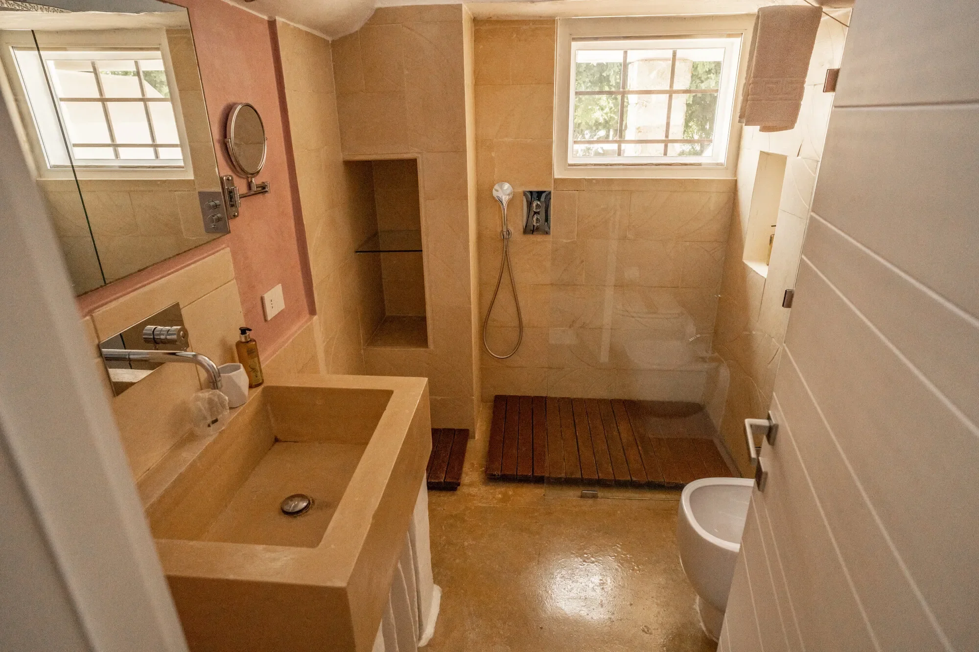 Gallery photo 12
