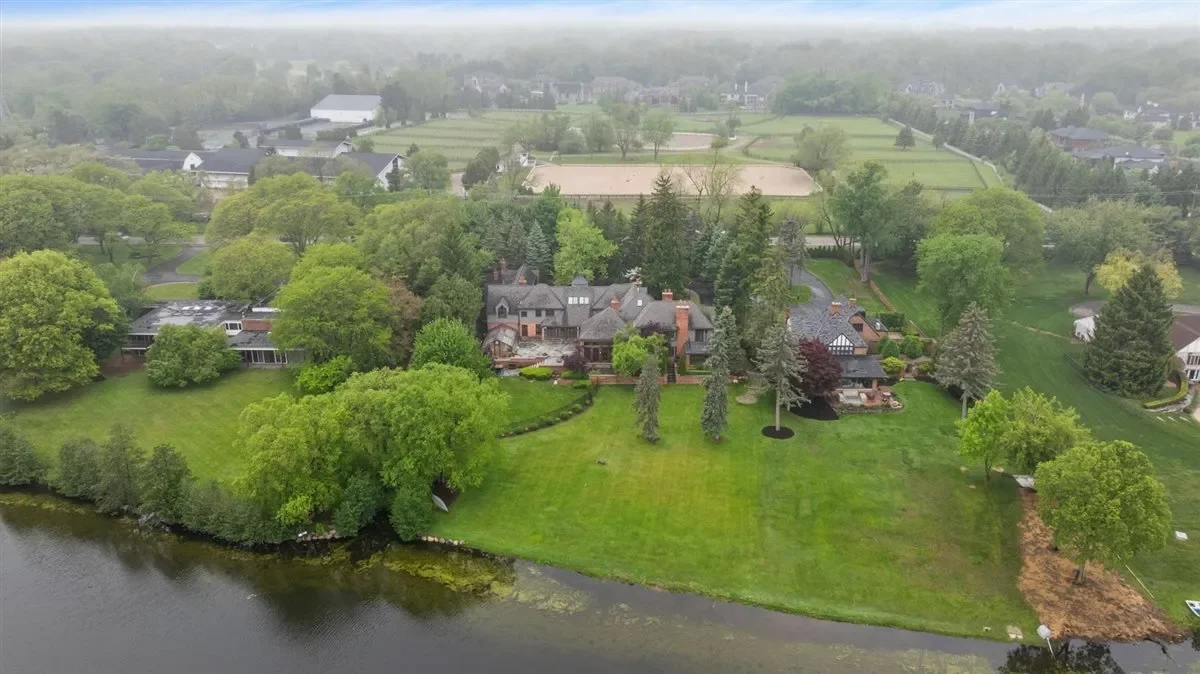 490 East Long Lake Road, Bloomfield Hills, Michigan, United States. - Photo 17