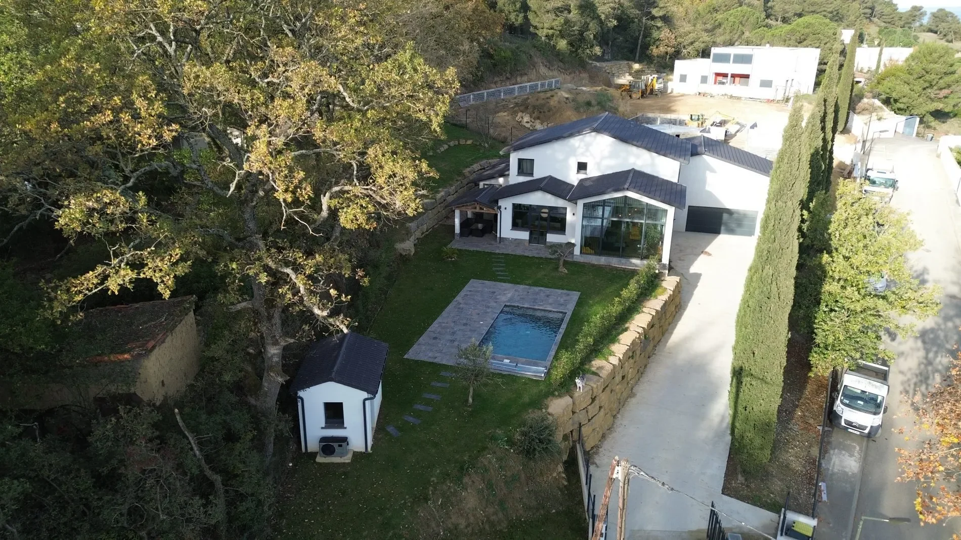 Exterior photo 7