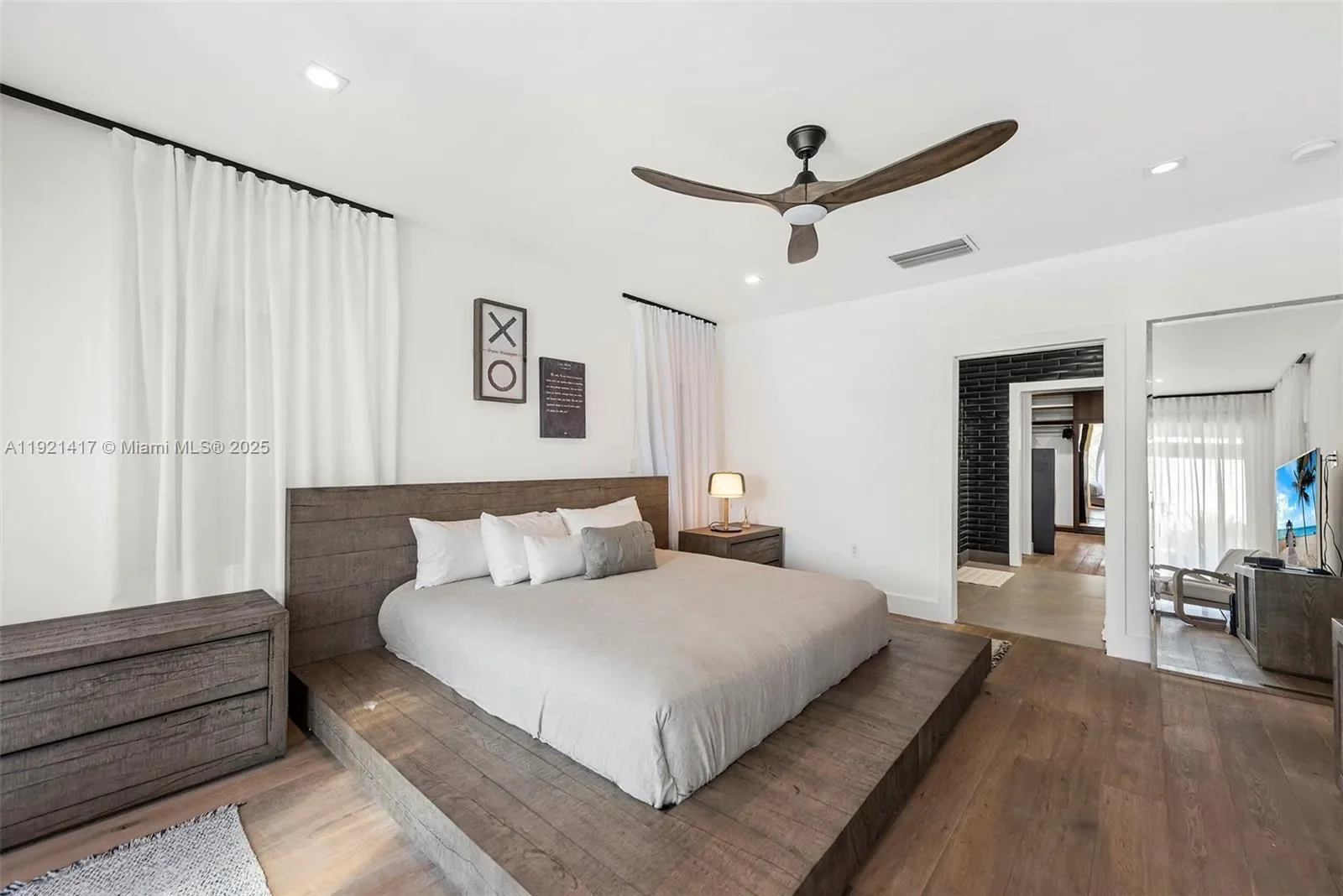 970 S Shore Dr, Miami Beach, Florida, United States. - Photo 3