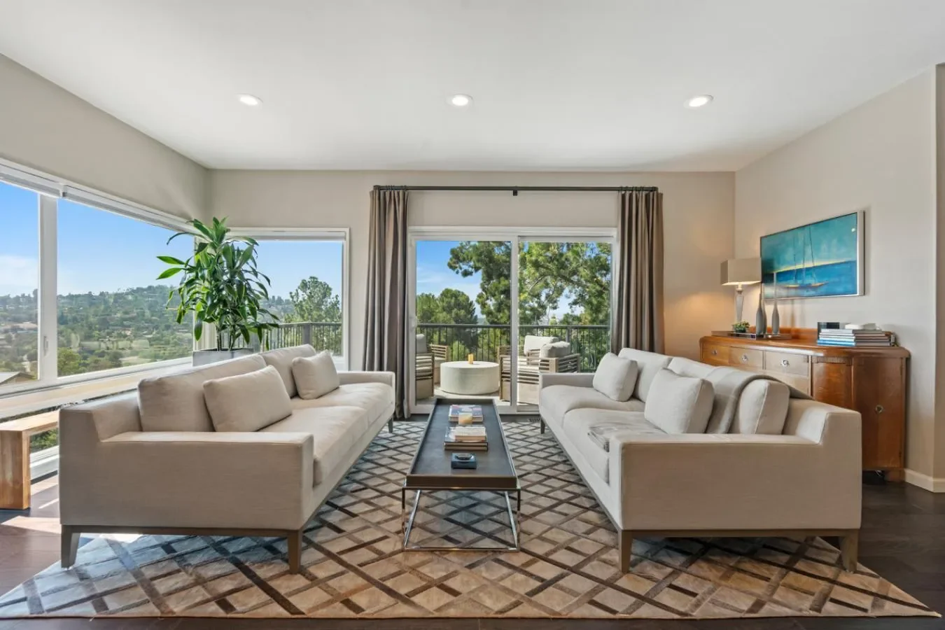 905 Vista Del Monte Way, El Cajon, California, United States. - Photo 9