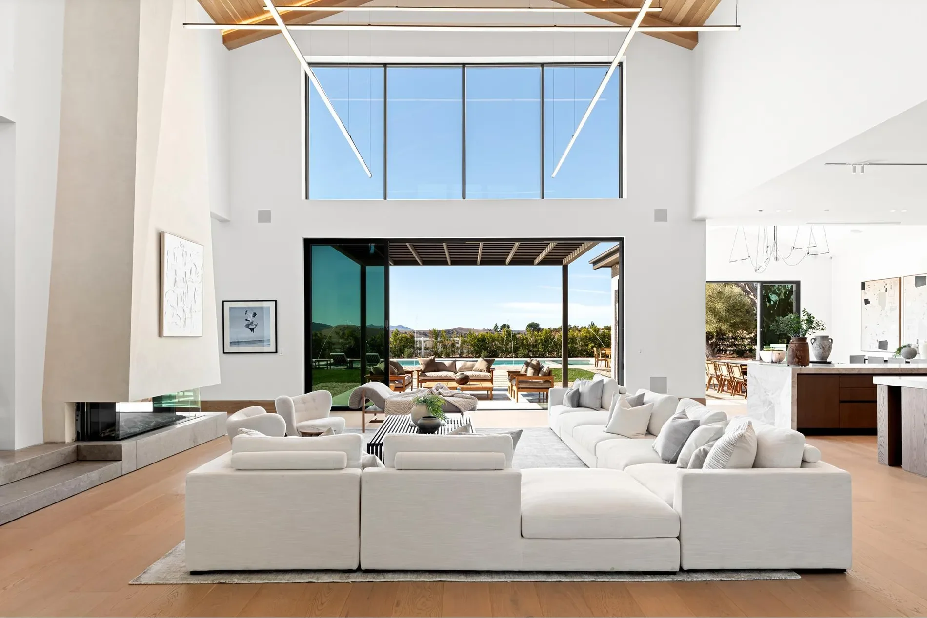 25151 JIM BRIDGER Road, Hidden Hills, California, United States. - Photo 2