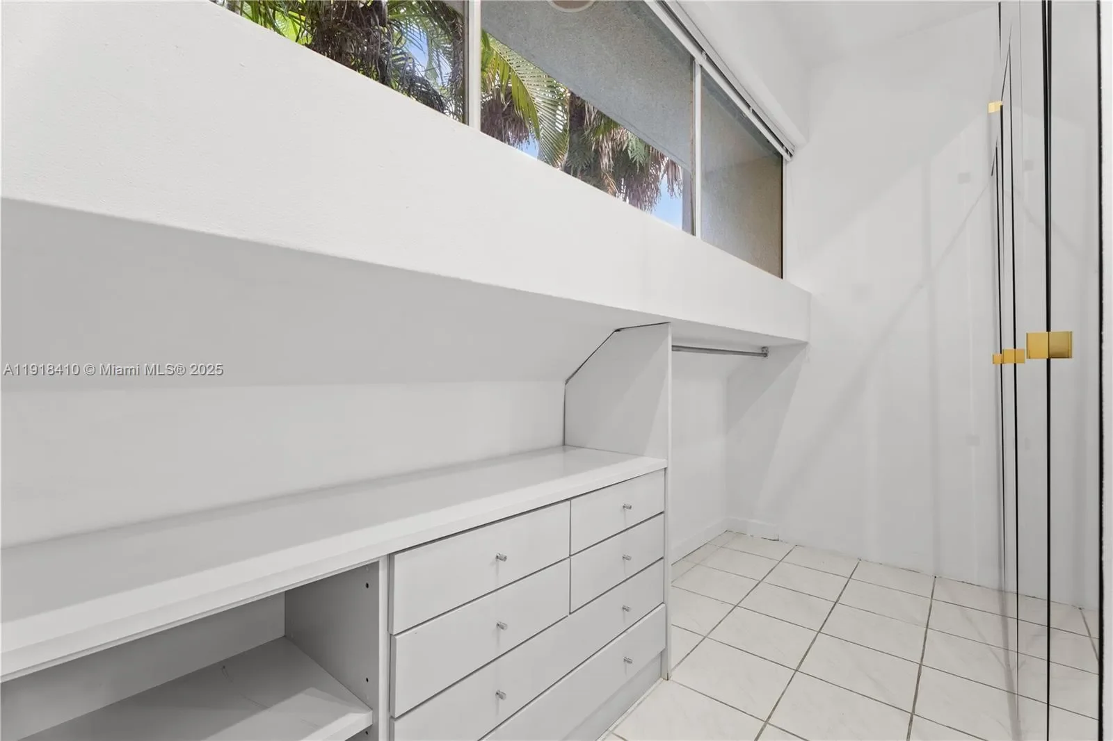 2475 S Bayshore Dr #2, Miami, Florida, United States. - Photo 24
