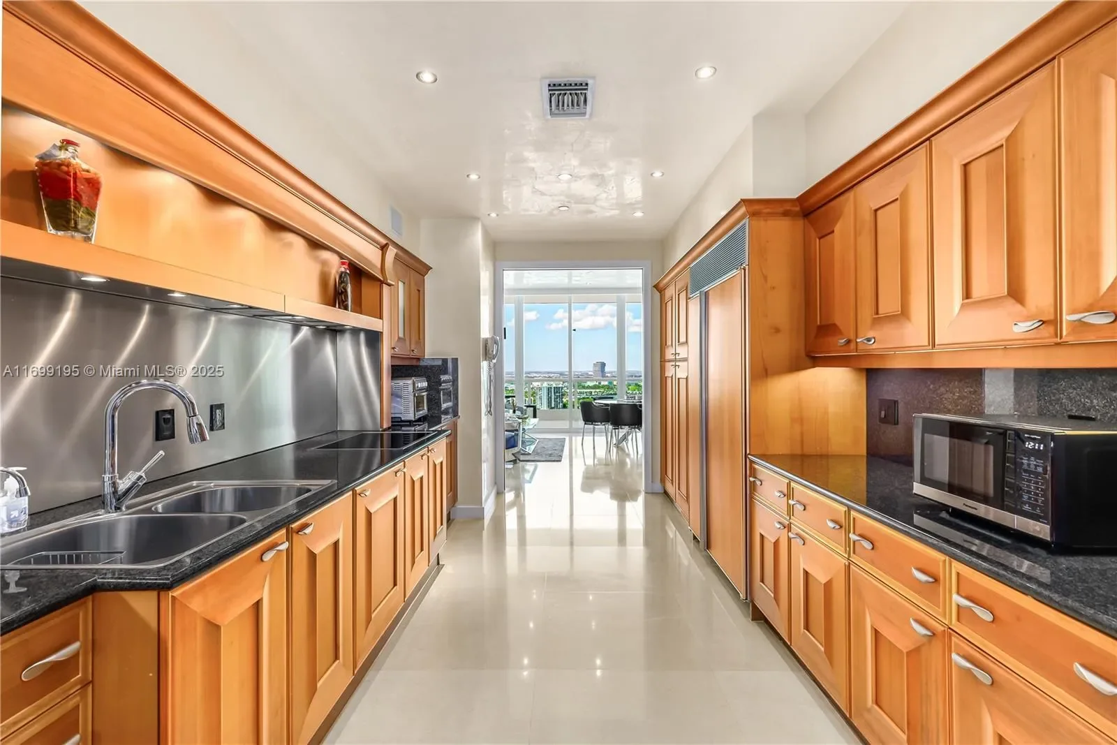 20155 NE 38th Ct 2903, Aventura, Florida, United States. - Photo 3