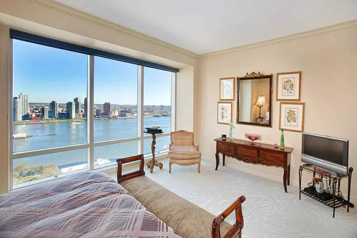 Trump World Tower, 845 UNITED NATIONS PLZ, New York, New York, United States. - Photo 7