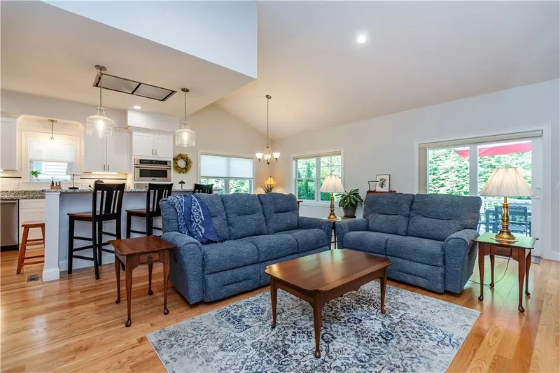 1 Hampton Road 27, Coventry, Rhode Island, United States. - Photo 49
