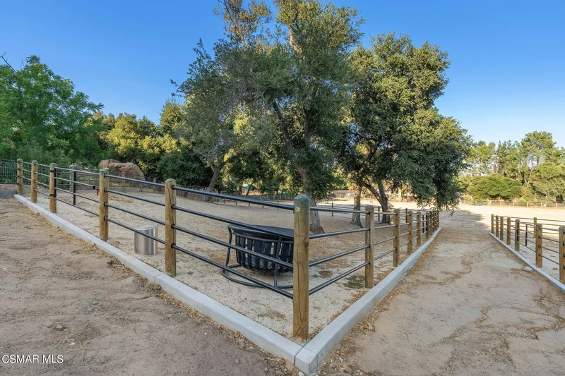 10869 Farralone Avenue, Los Angeles, California, United States. - Photo 17
