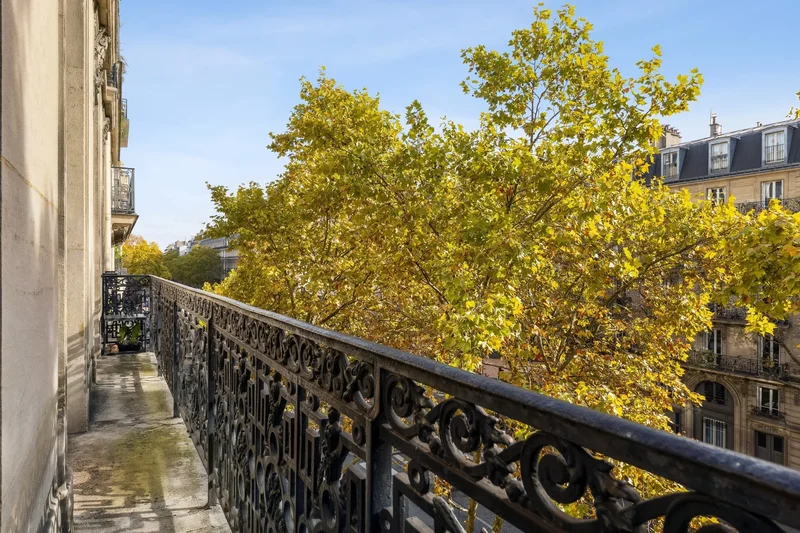 PARIS, J 75008, Paris, Île-de-France, France. - Photo 2