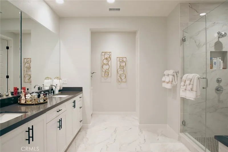 28618 Bloom, Santa Clarita, California, United States. - Photo 24