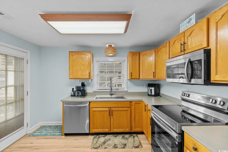 513 Hillside Dr. S, North Myrtle Beach, SC 29582, North Myrtle Beach, South Carolina, United States. - Photo 2