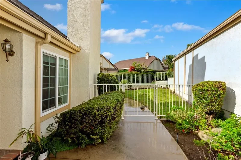 3 Bedrooms Single Family Detached
