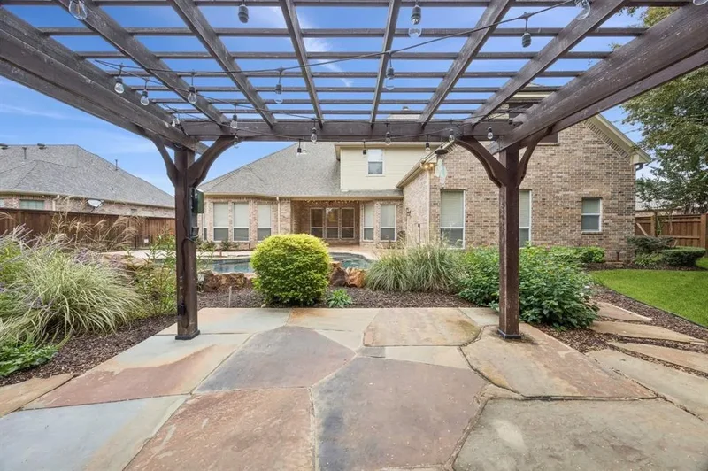 8315 Thornridge Drive, North Richland Hills, Texas, United States. - Photo 36