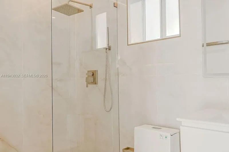 588 Palmetto Dr, Miami Springs, Florida, United States. - Photo 31