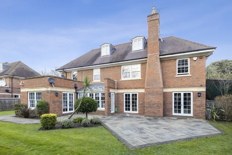 Eastcott Close, Kingston upon Thames, England, United Kingdom. - Photo 7