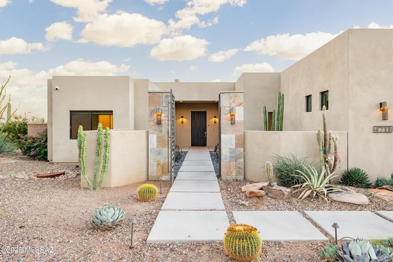 4711 W Lone Dove Drive, Marana, AZ, 85658, USA, Marana, Arizona, United States. - Photo 2